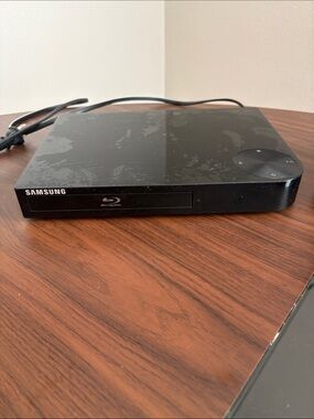 Samsung DVD Disc Player with Top Controls